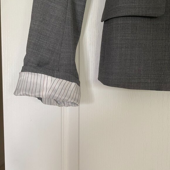 Aritzia Talula Wool Grey Blazer with Crested Buttons and Front Pockets Size 0 - Picture 4 of 12